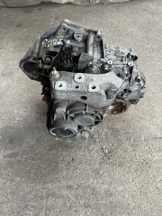 Cutie de viteze manuala 6 trepte+marsarier pt vw passat b6 b7 KXZ