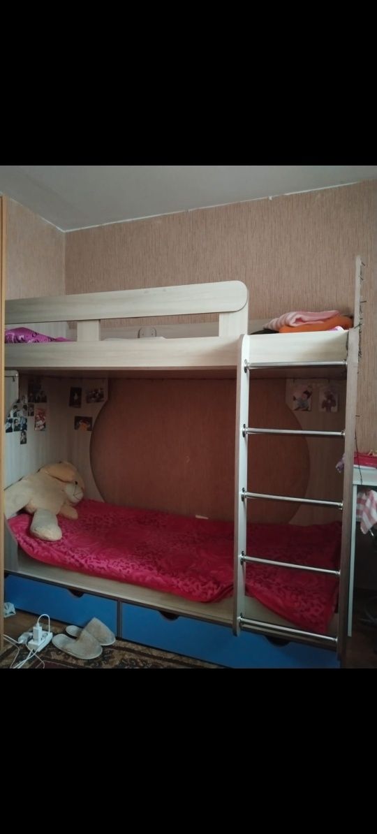 Продаю двухярусную кровать