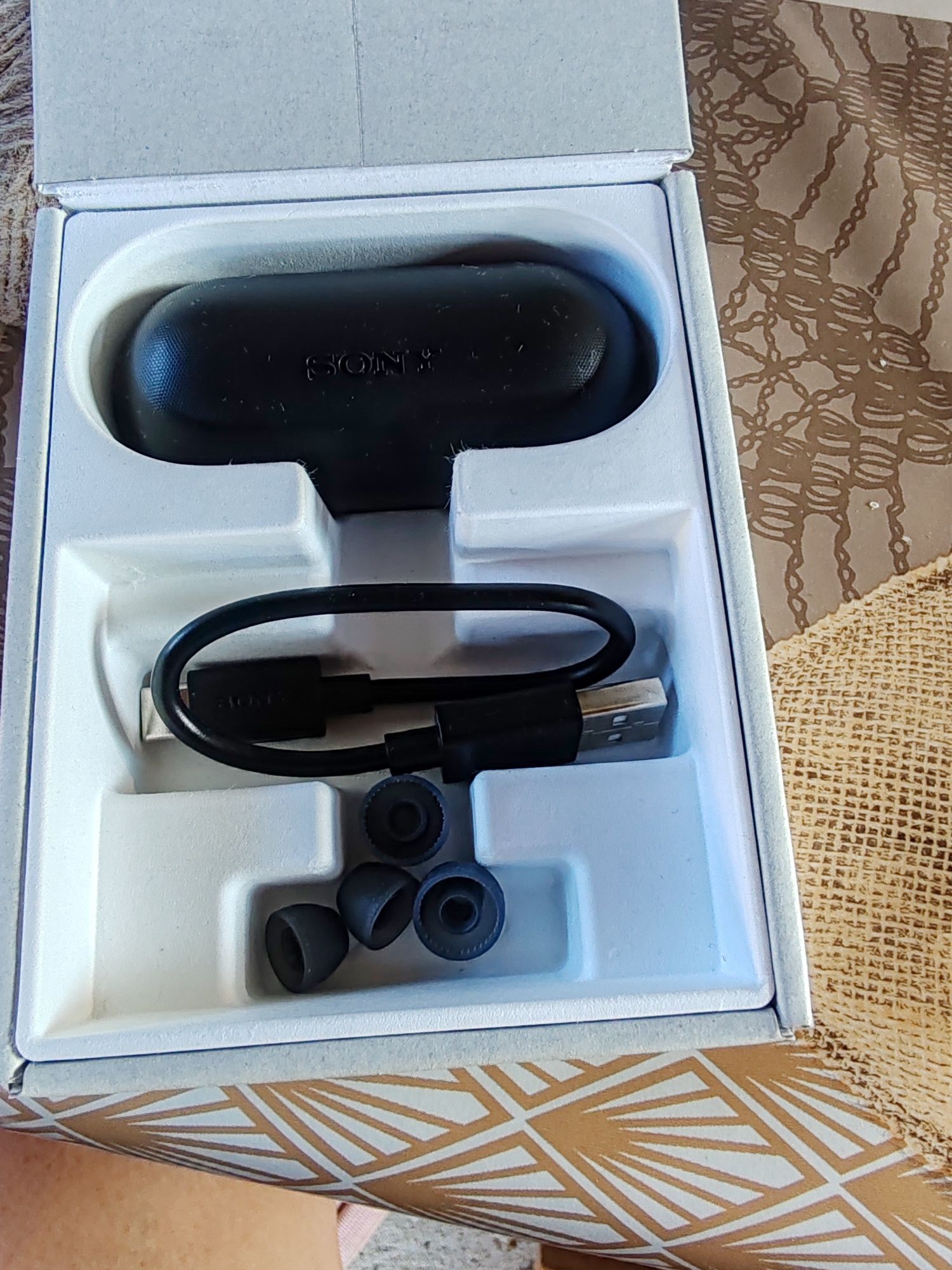 True wireless слушалки SONY WF-C700NB