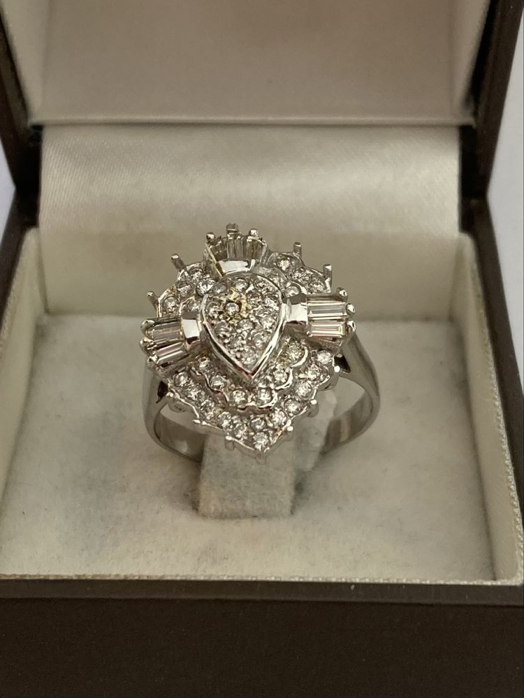 Inel aur alb 18kt.cu diamante 0.95ct