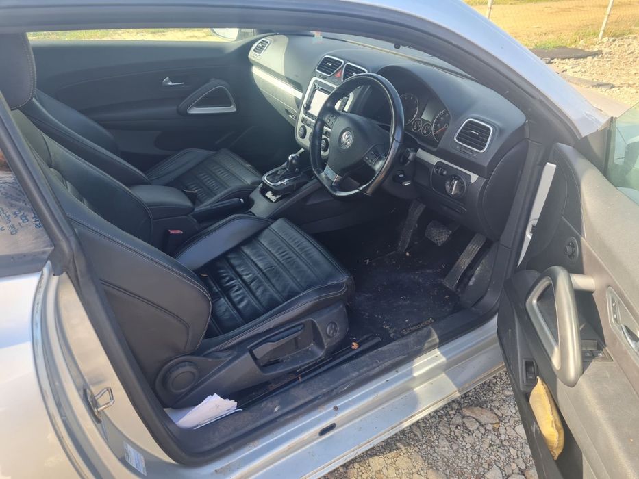 За Части Volkswagen Sirocco 2.0 tfsi auto 2011 г