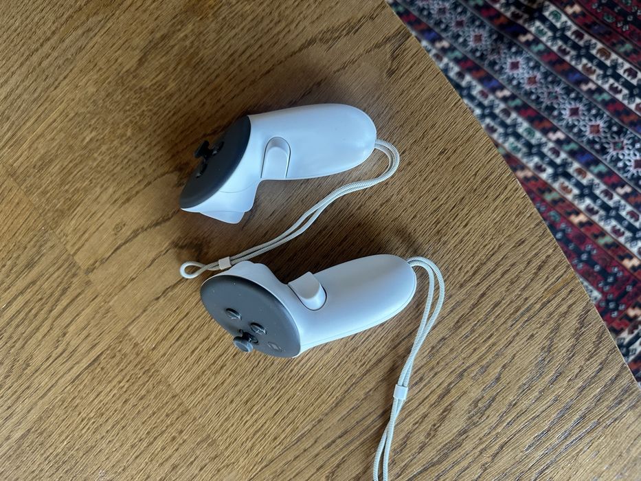 VR очила Meta Quest 3 — 512 GB — джойстици