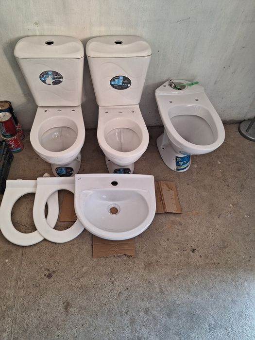 Унитазы, раковина