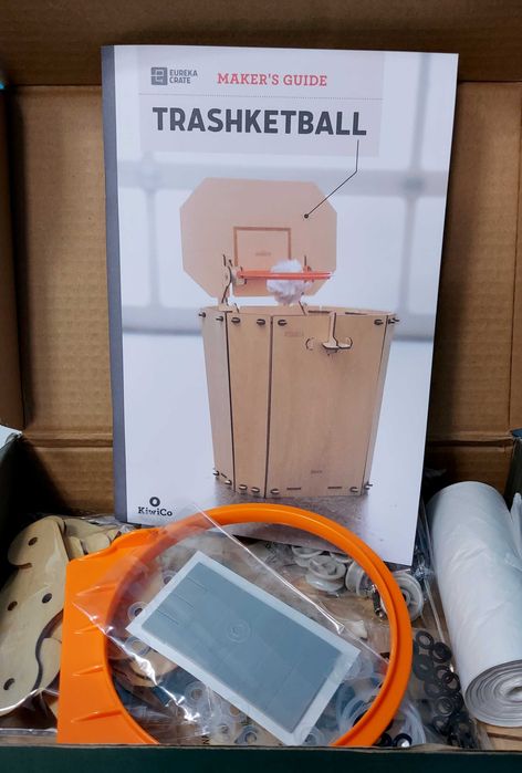 Kiwi Co. Eureкa Crate. Сглобяем кош и поставка за книги