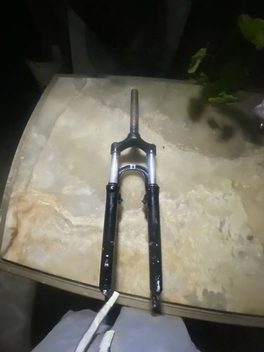 Furca bicicleta foarte buna suspensia