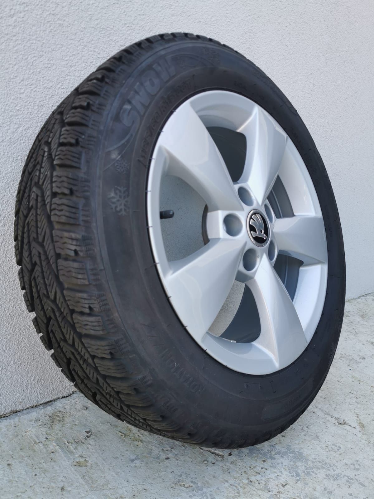 Jante Originale Skoda cu anvelope de iarna 98% 185/60 R15 6j 5x100