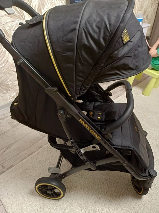 Продам коляску всесезонную