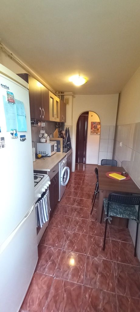 PF vand apartament cu doua camere decomandate Mehedinti