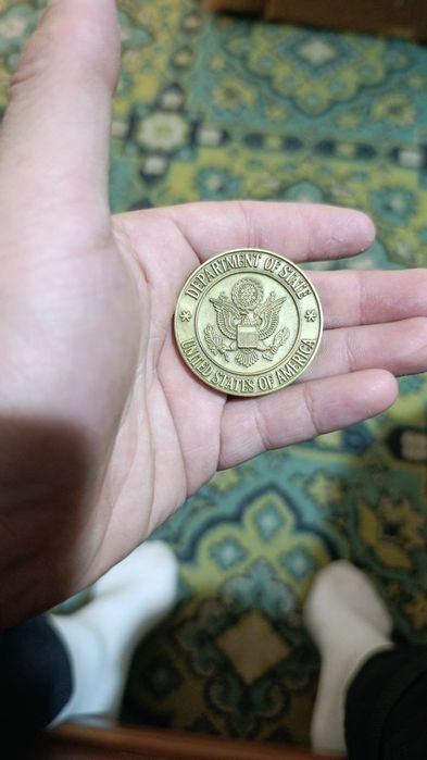 Продам две монеты/медали