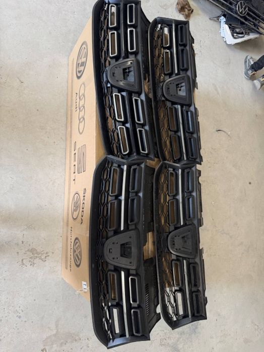 Grila centrala Dacia Logan 2 Facelift 2017/2018/2019/2020