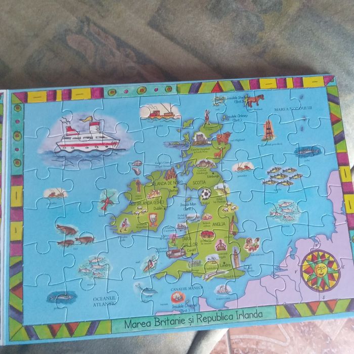 Carte Europa cu 5 puzzle-uri a cate 48 de piese fiecare.Editura Teora.