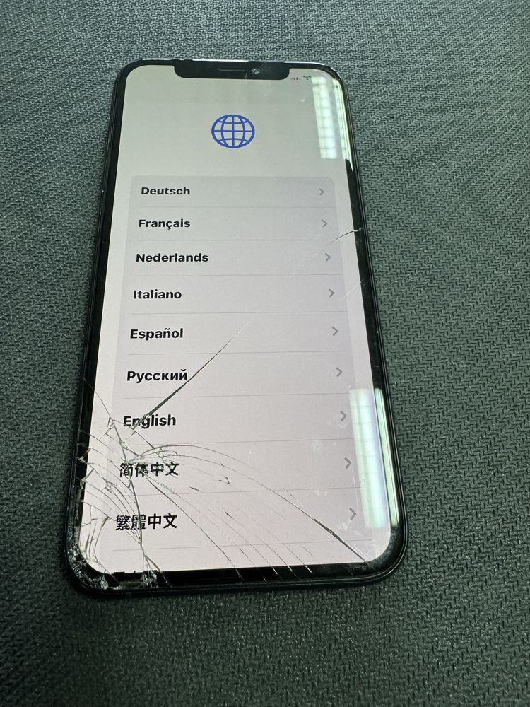 iPhone 11 Pro 128gb - заключен с iCloud