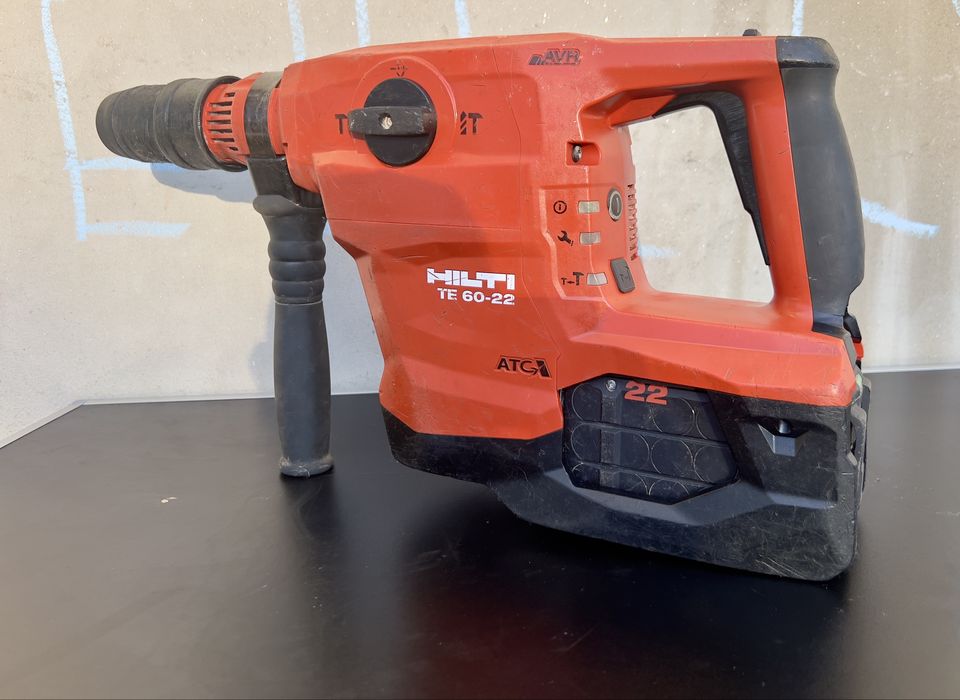 Rotopercutor hilti TE 60-22 + acululator 8 Ah