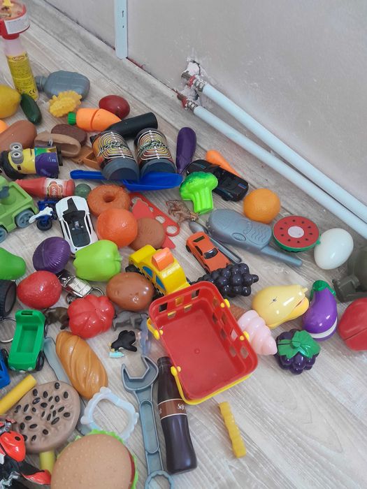 Детски играчки,коли,мотори,писта,плодове и зеленчуци
