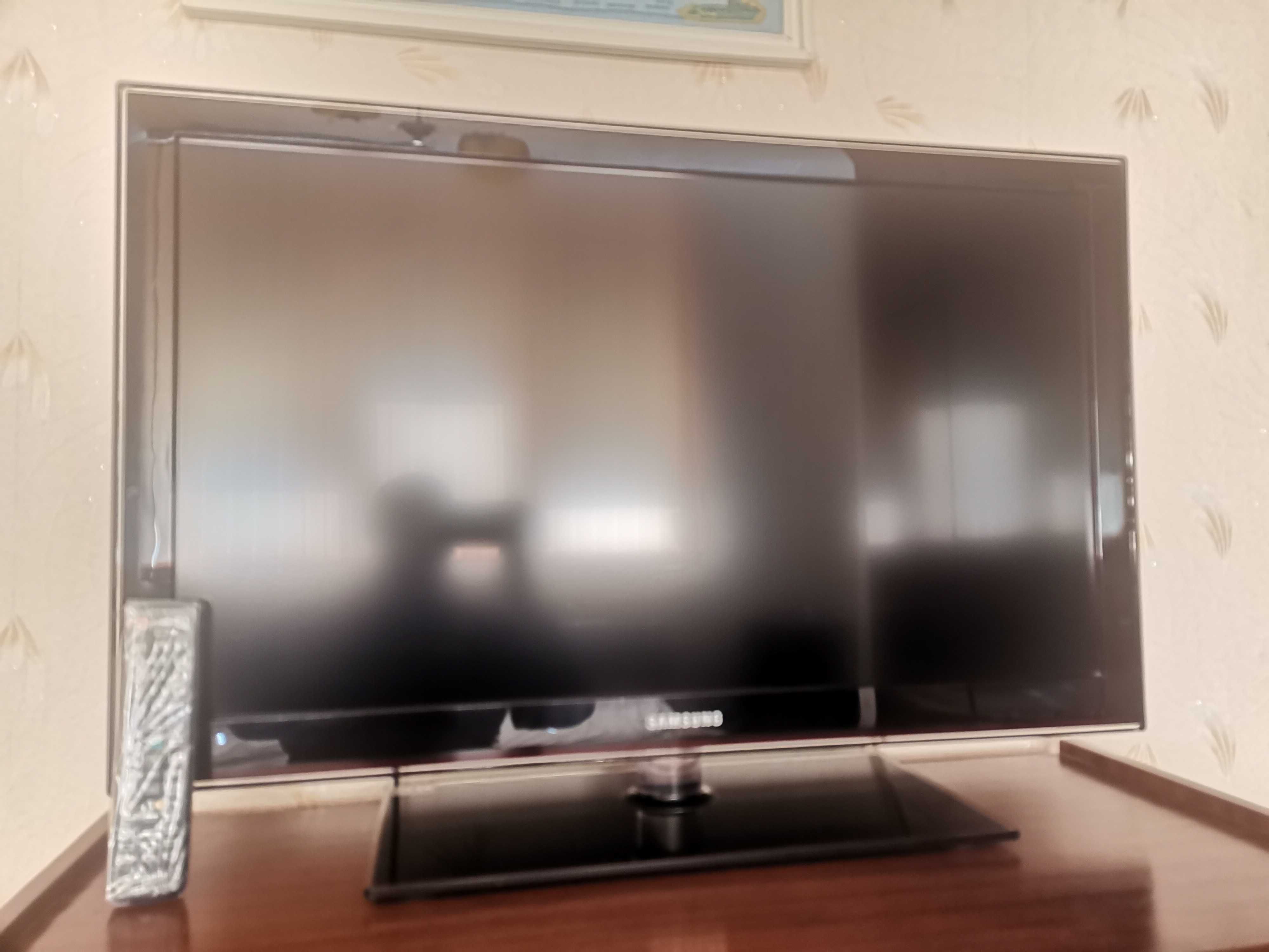 Телевизор  Samsung le37c579j1s с дистанционно