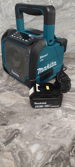 Vind Boxa cu Bluethoot  Makita DMR 202 + Acumulator 6Ap 18V Makita Nou