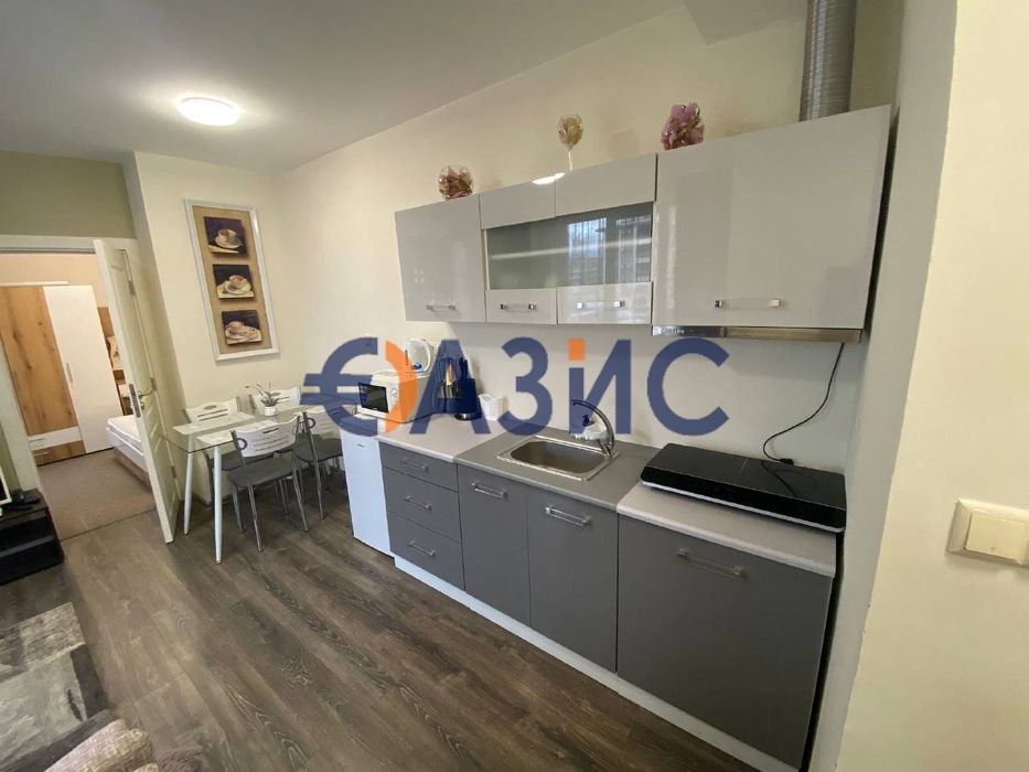 Продава се Двустаен апартамент в к.к. Слънчев бряг - 59 кв.м за 1373 €/кв.м - Снимка #3