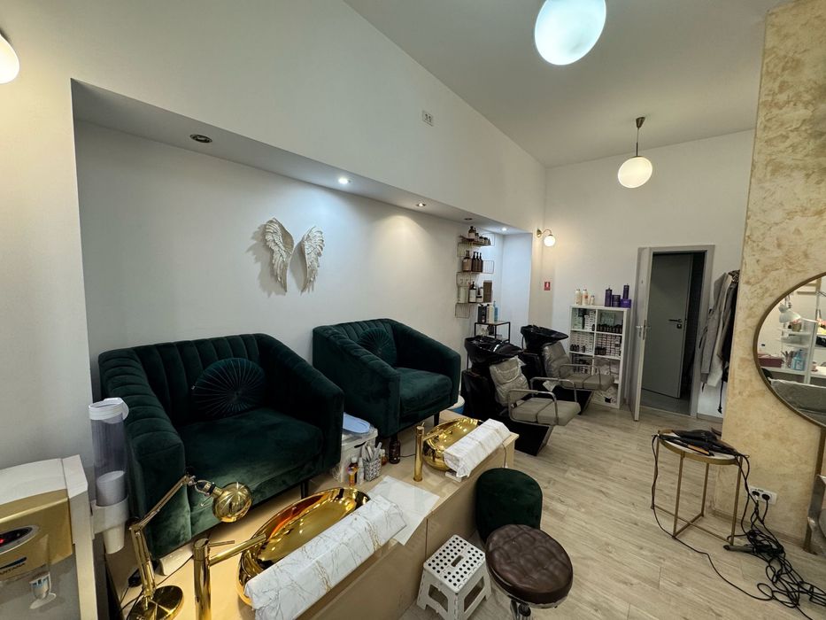 Salon de imfrumusetare!Accept si variante auto sau cu imobiliare(teren