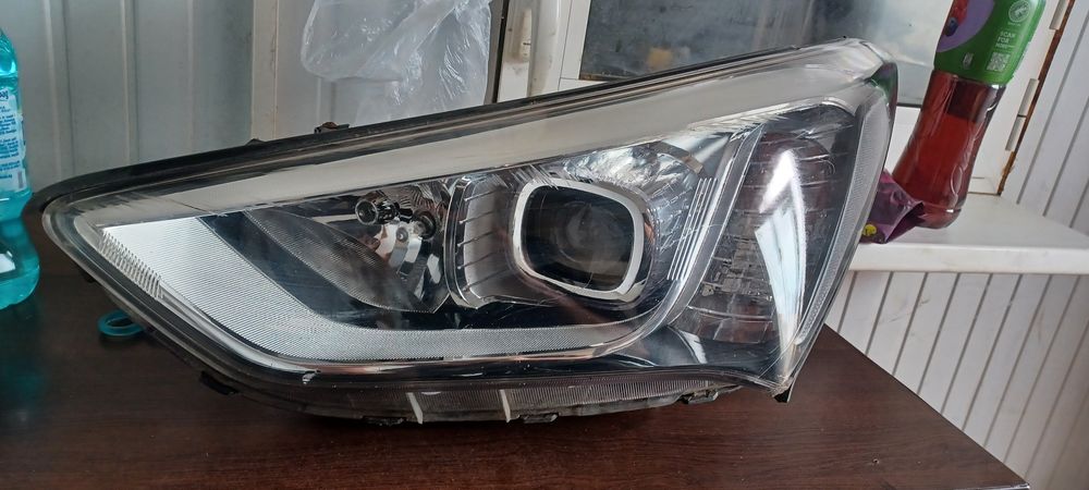 Ляв фар ксенон Hyundai Santa Fe 2012-2016