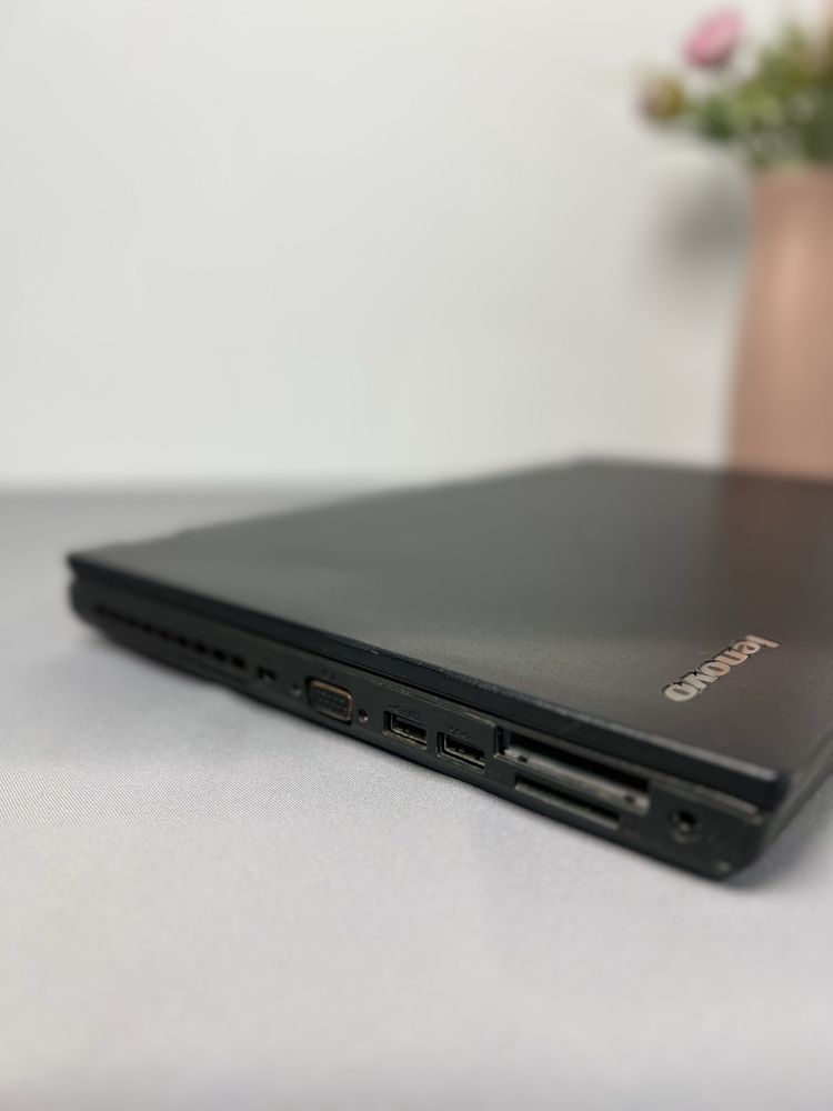 LENOVO THINKPAD T540p|CORE i7-4700| 8GB| SSD| GeForce GT 730M|