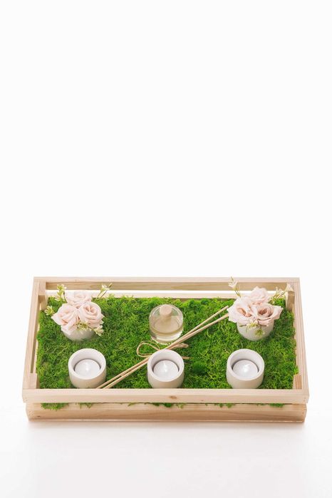 Различния букет в дървена касетки