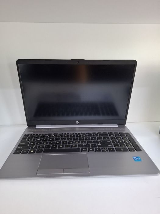 HP    i5 - 1235U