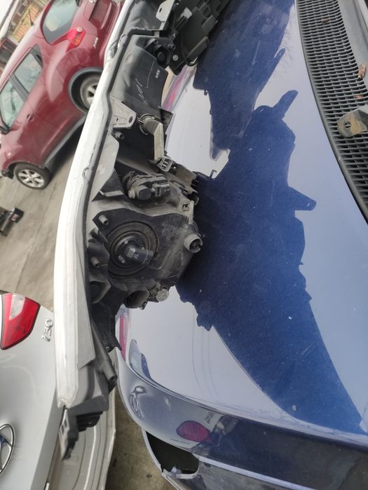 Фарове за Toyota Avensis T27