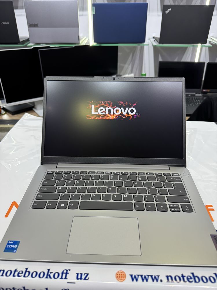 Lenovo IdeaPad 1 14IAU7 14.0" FHD IPS i3 1215U DDR4 8GB SSD 256GB  B\U
