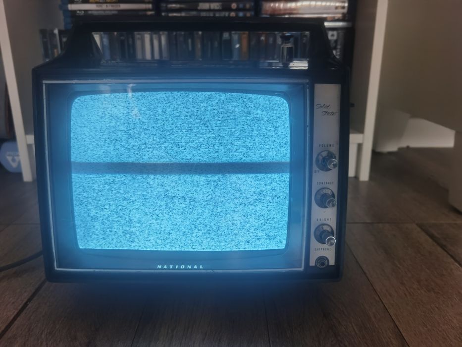 TV National Panasonic TR-419EU B/W retro vintage television colecție