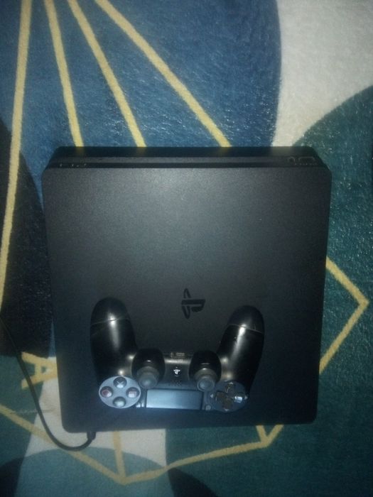 Ps4 slim pentru reparare sau piese