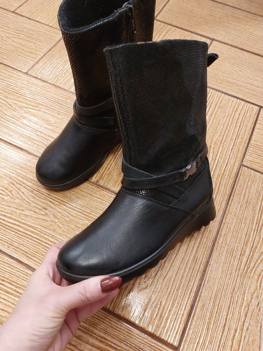 Cizme Ecco mărime 34. Piele naturala.