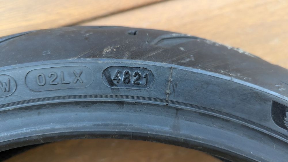 Предна гума 120 70 17 Michelin Road 6 

DOT19

80лв

DOT
