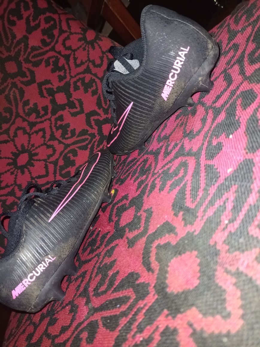 Vand ghete nike mercurial vapor