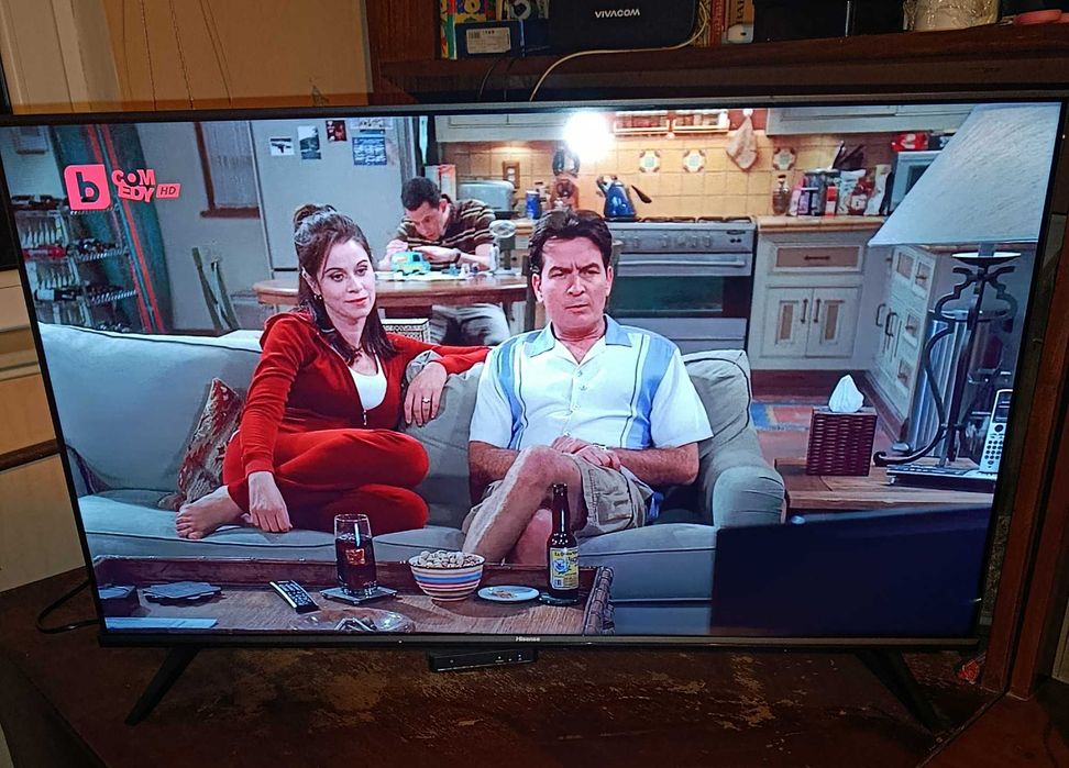 Смарт телевизор "Hissense" 43"