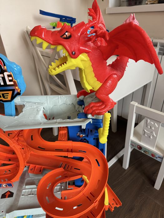 Hot wheels ultimate garage