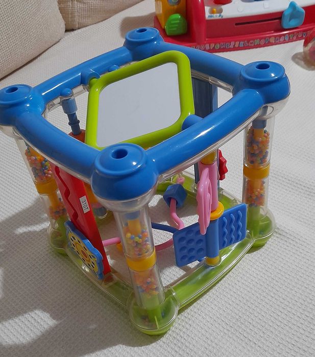jucarie cub interactiv  cu zornaitoare