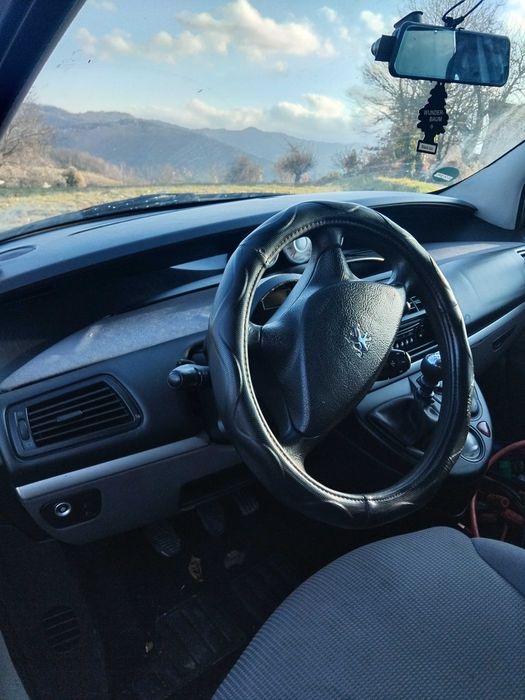 Пежо 807 миниван