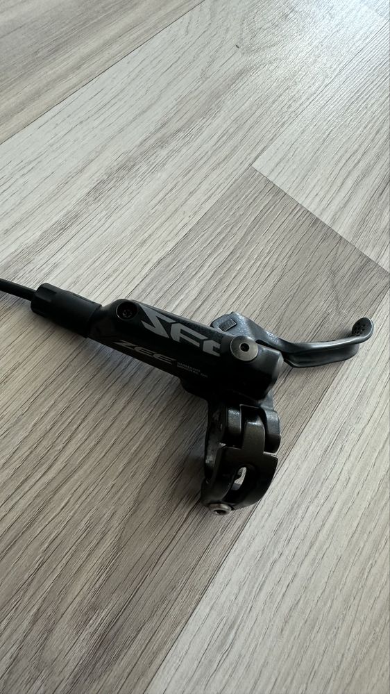 Shimano ZEE 4 бутални спирачки