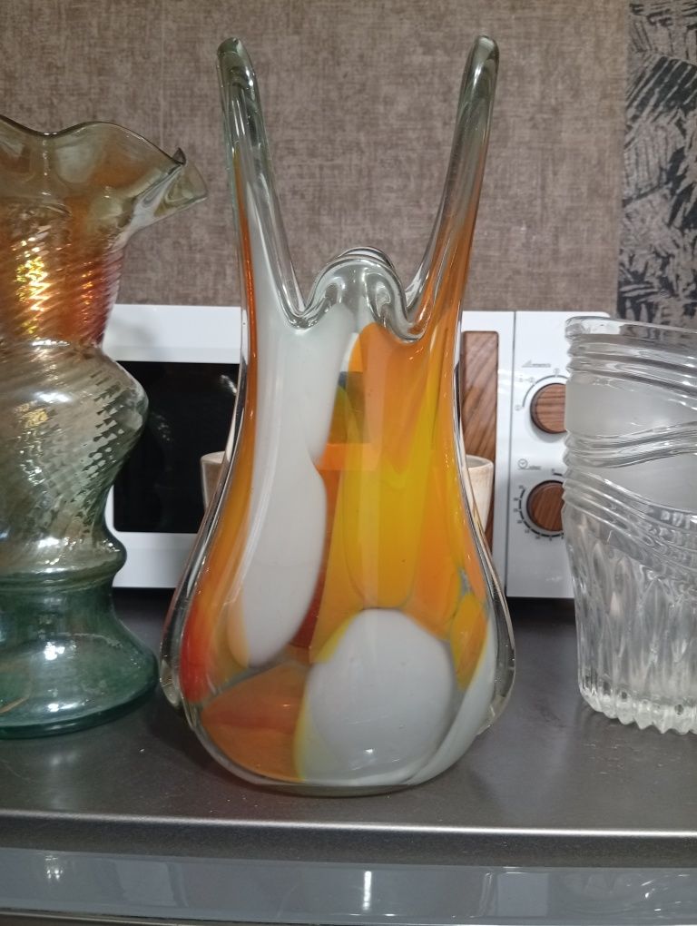 Продам вазы разные