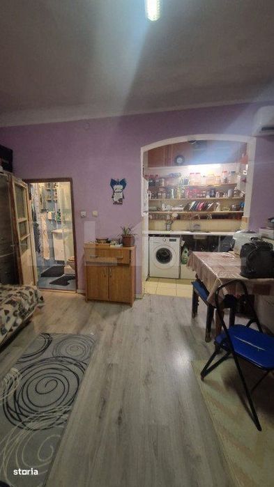 Casa cu 2 corpuri in curte, individuala,  7 camere, 150 mp, zona Barto