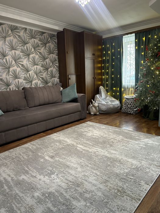 Продам под бизнес 2х комнатную квартиру