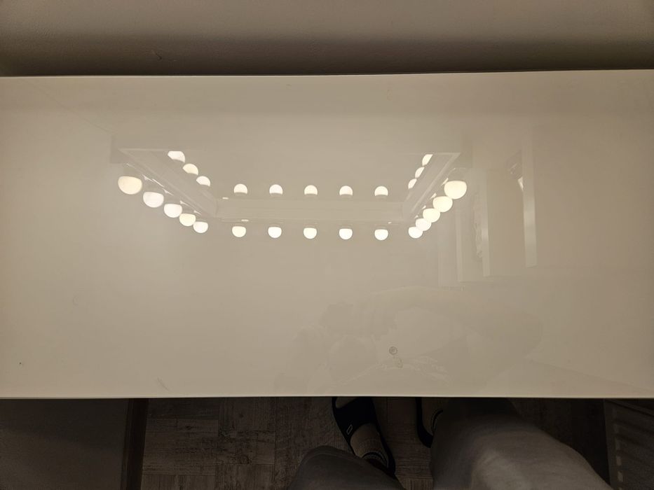 Masa machiaj + oglinda si lumini