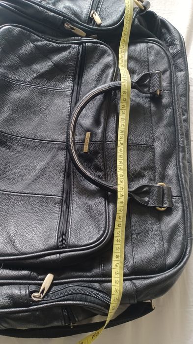 Страхотна спортна голяма  черна кожена чанта,тип сакче