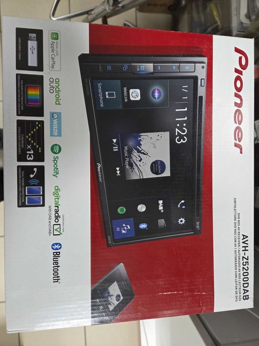 Navigație auto Pioneer AVH-Z5200DAB