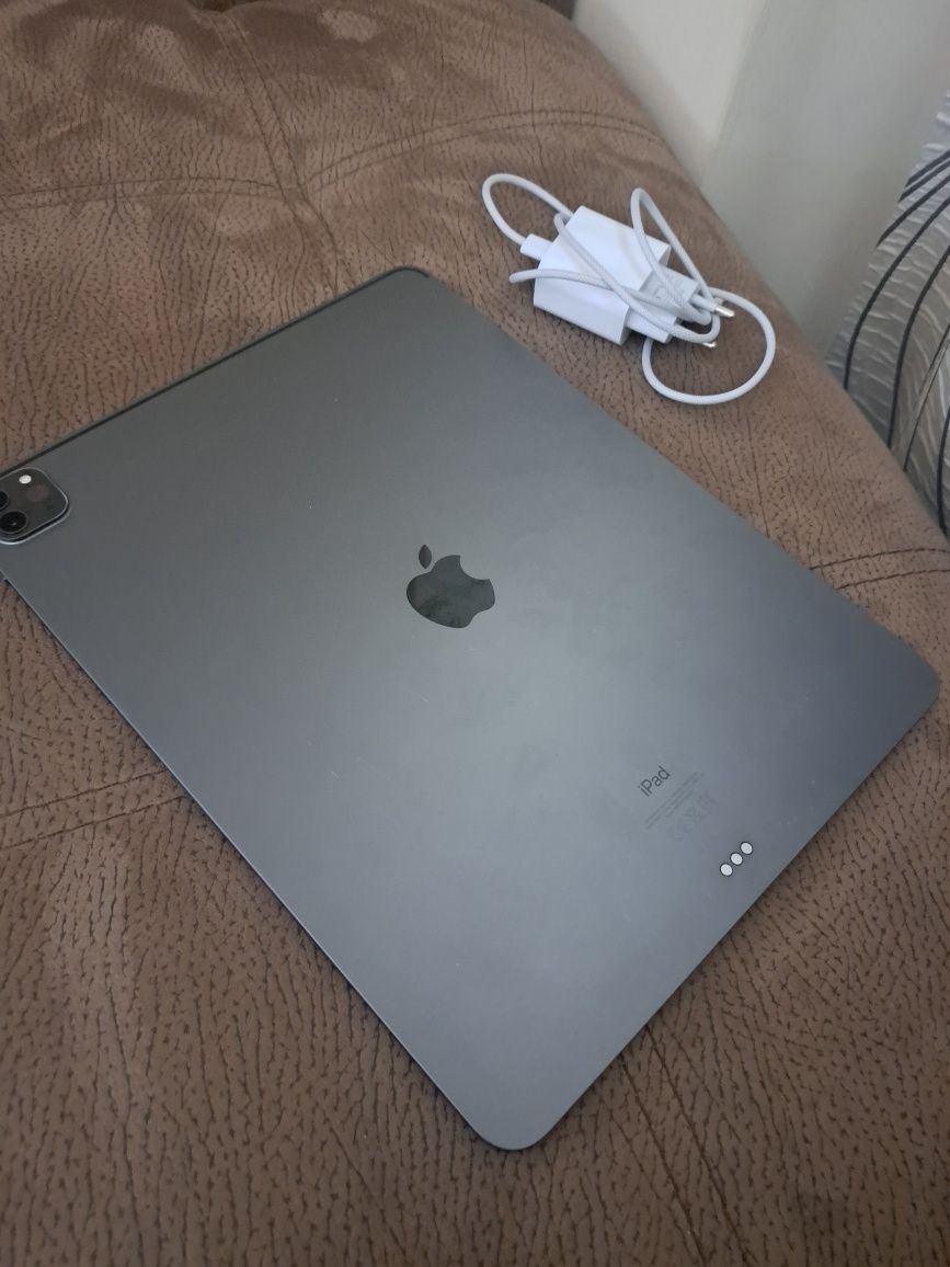 Apple iPad Pro 12.9 4th Generation 256GB 2020