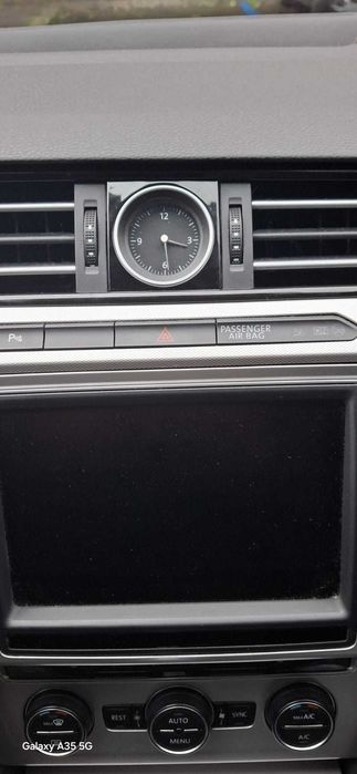 Suport telefon magnetic, dedicat VW passat B8. Nou