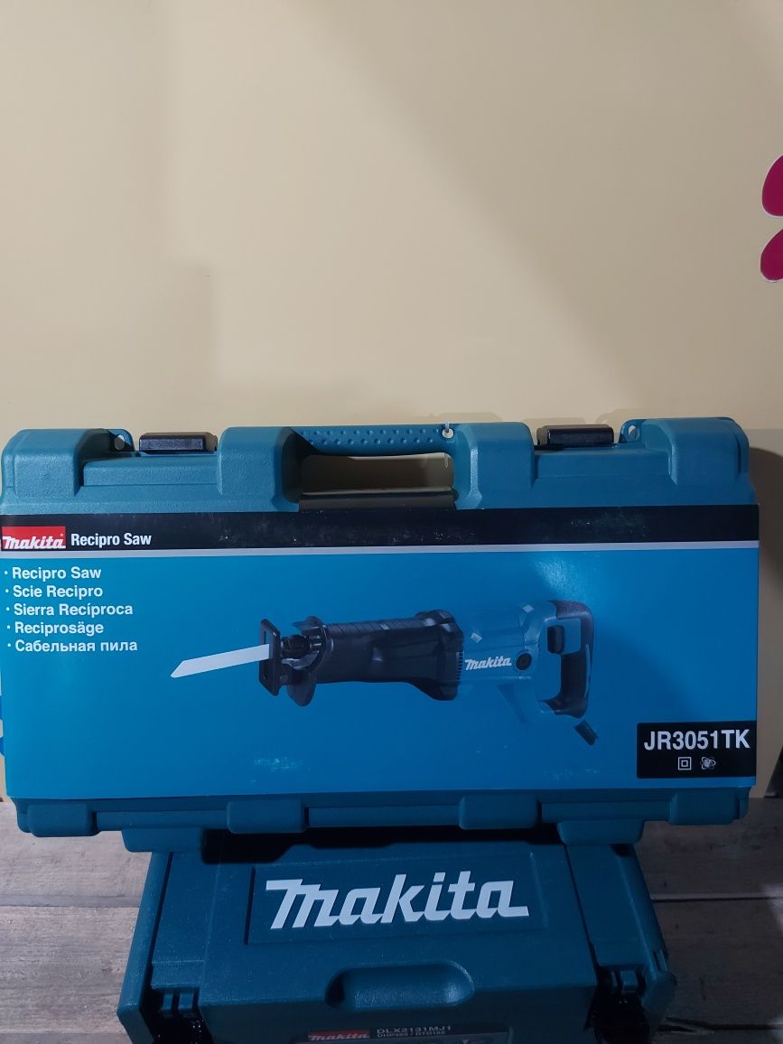 Нов саблен трион Makita JR3051