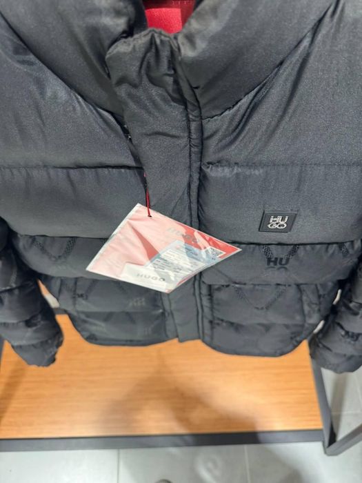 Мъжко Яке Hugo