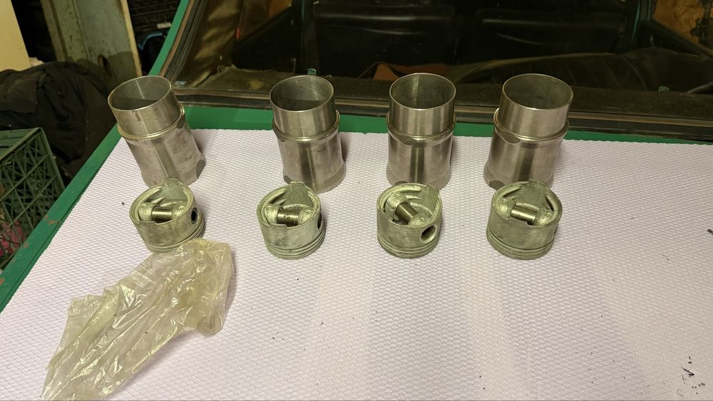 Pistoane cu camași dacia papuc