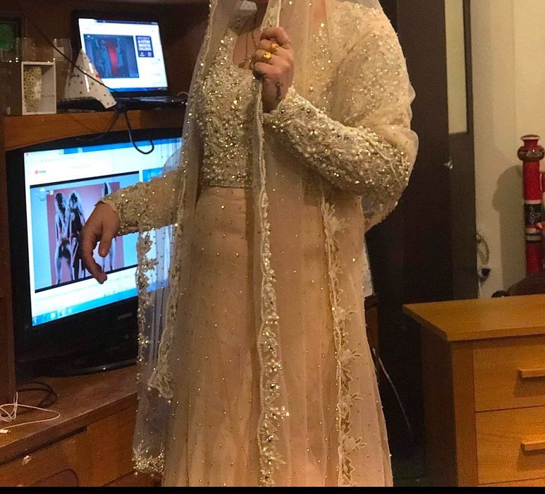 Офицялна роклия нова не исползвана